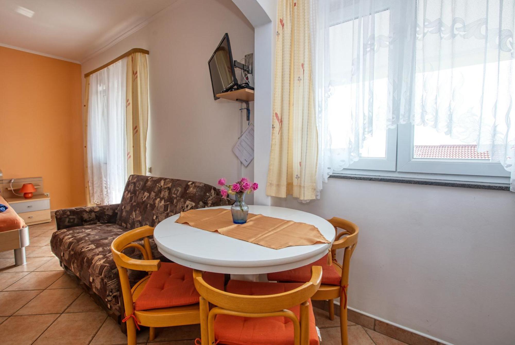Apartments With A Parking Space Vodice - 6178 Phòng bức ảnh